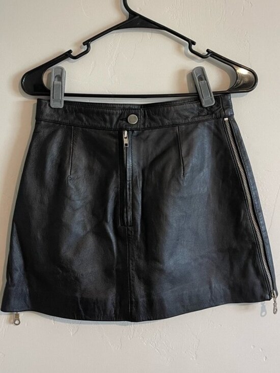 Dresses & Skirts - BlackMini Skirt